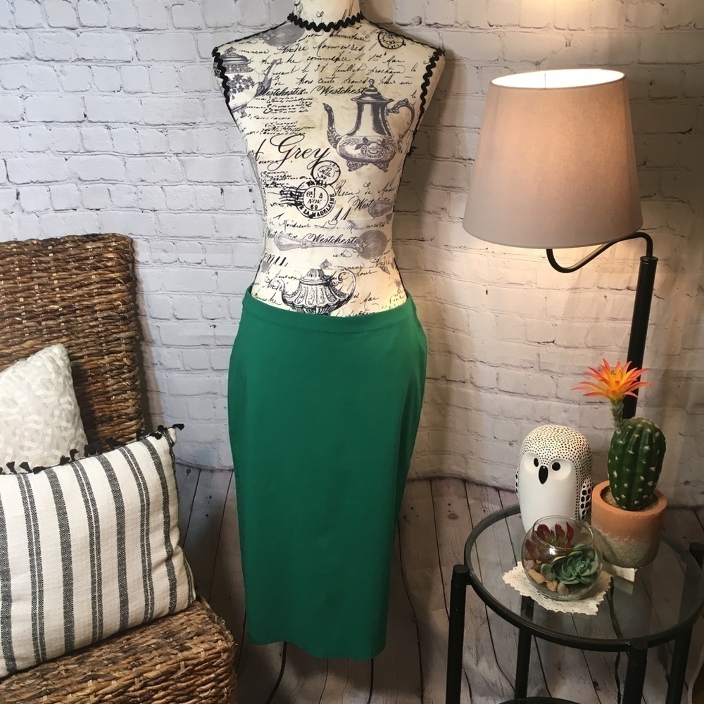 Linda Mathews stretch pencil skirt